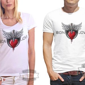 Мужчина и женщина в футболке с сердцем