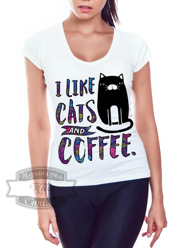 девушка в футболке i like cats and coffee