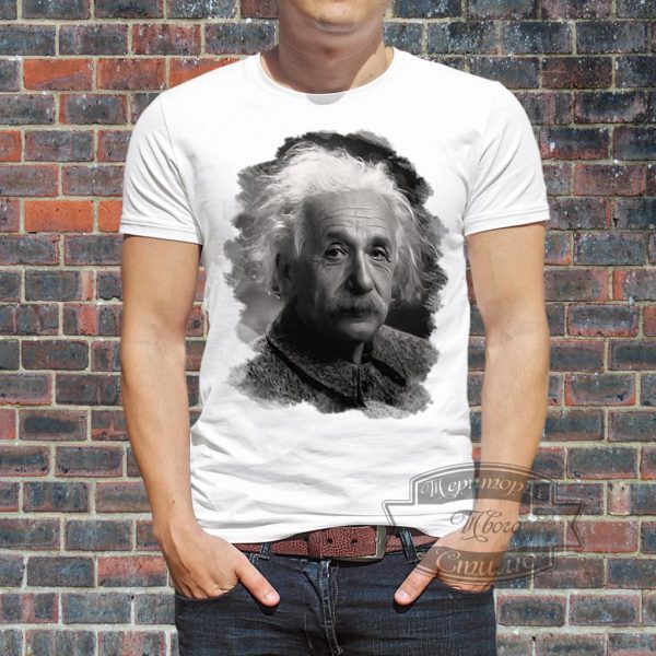 парень в футболке с Энштейном